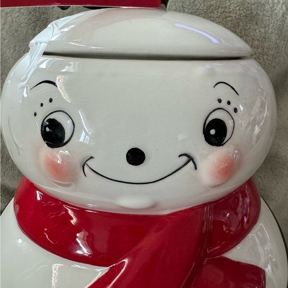 2023 JOHANNA PARKER CARNIVAL COTTAGE CHRISTMAS WINTER SNOWMAN COOKIE JAR NEW - Picture 7 of 11